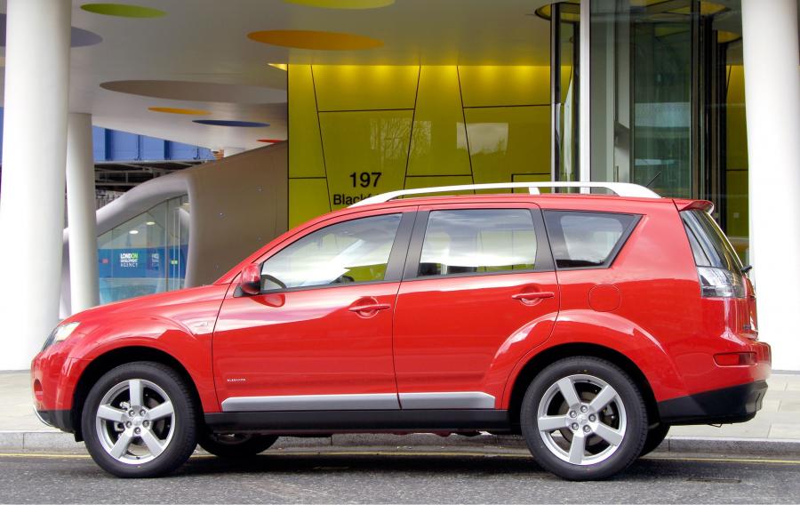 Mitsubishi Outlander 2005 года  (фото 50 из 77)